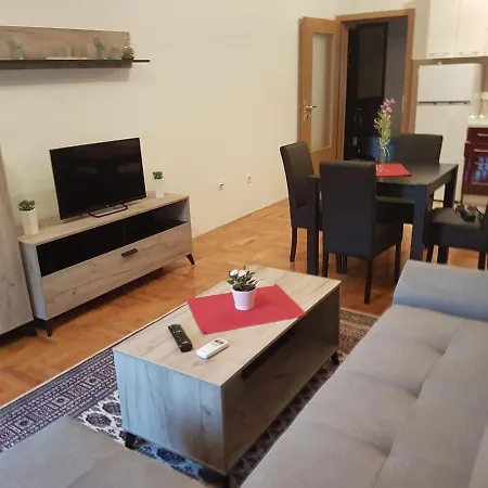 Jovanka 2 Apartamento *